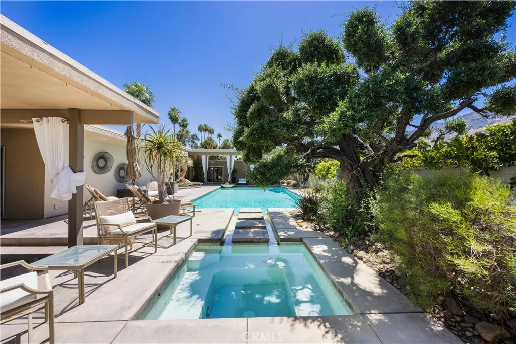 2320 South Camino Real