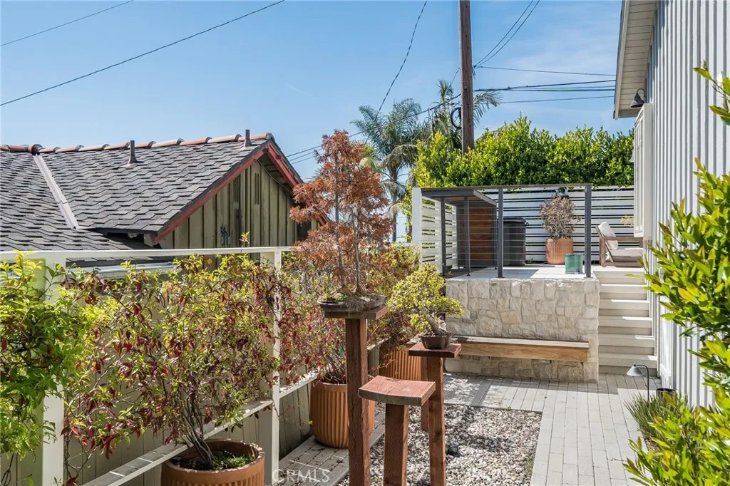 567 Flora Street