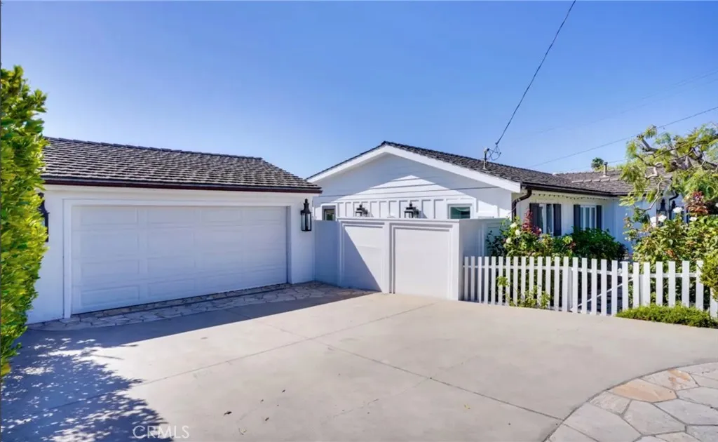 1125 Temple Terrace