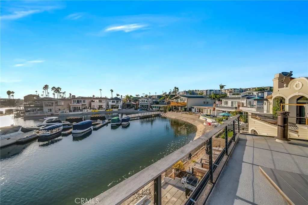 22 Balboa Coves
