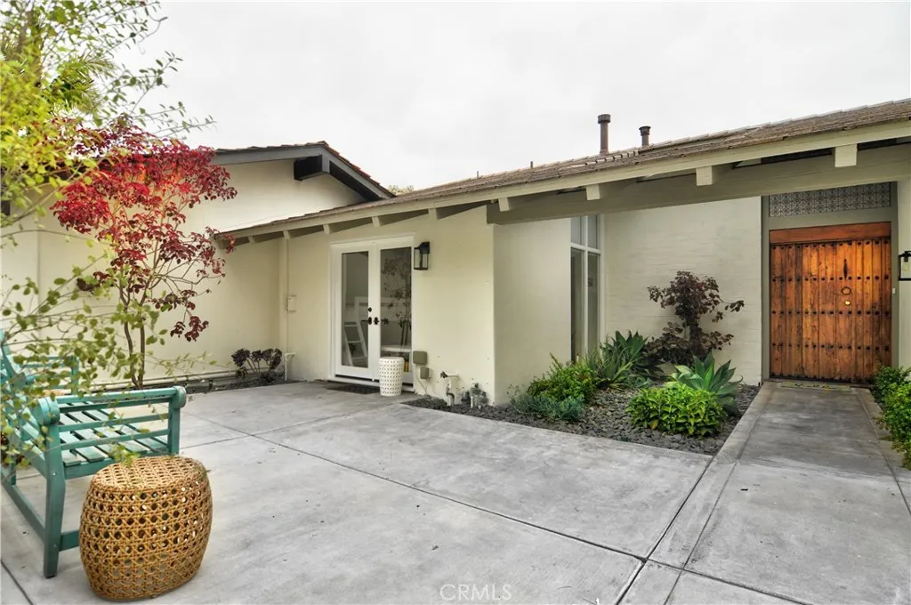 502 Avenida Largo