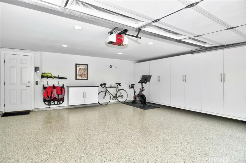 502 Avenida Largo
