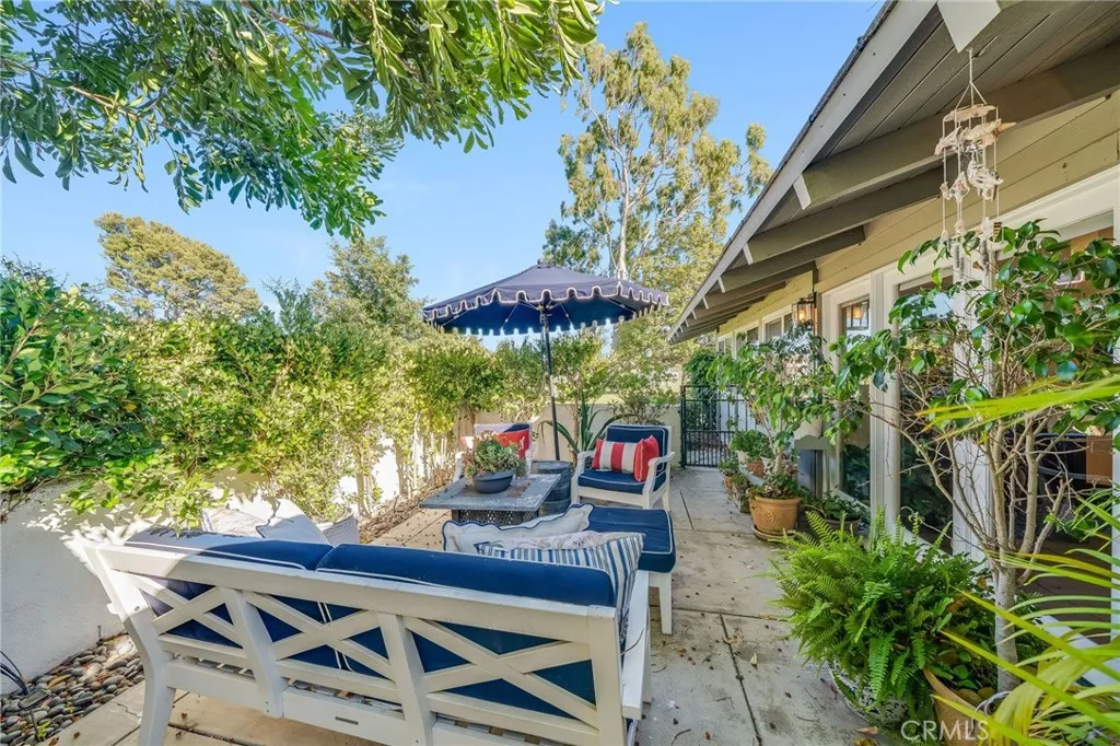 502 Avenida Largo