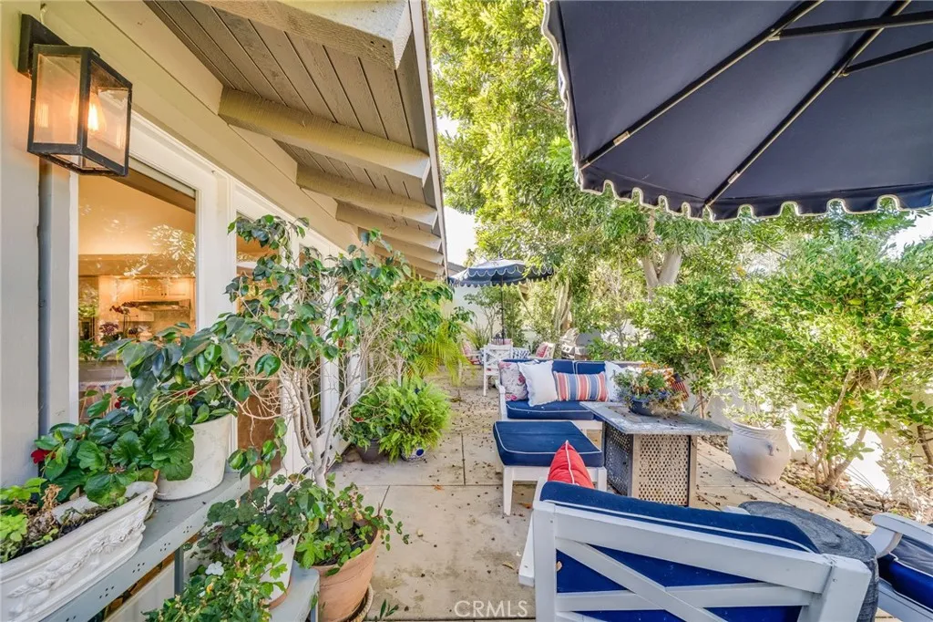 502 Avenida Largo