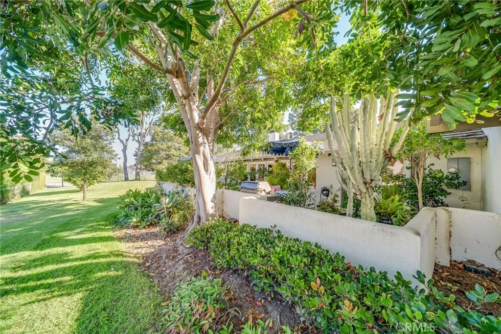 502 Avenida Largo