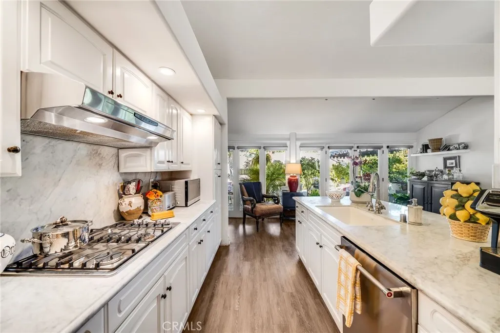 502 Avenida Largo