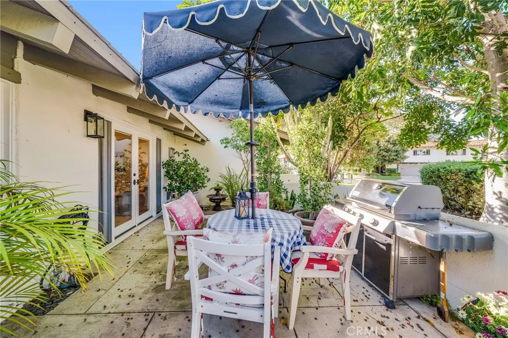 502 Avenida Largo