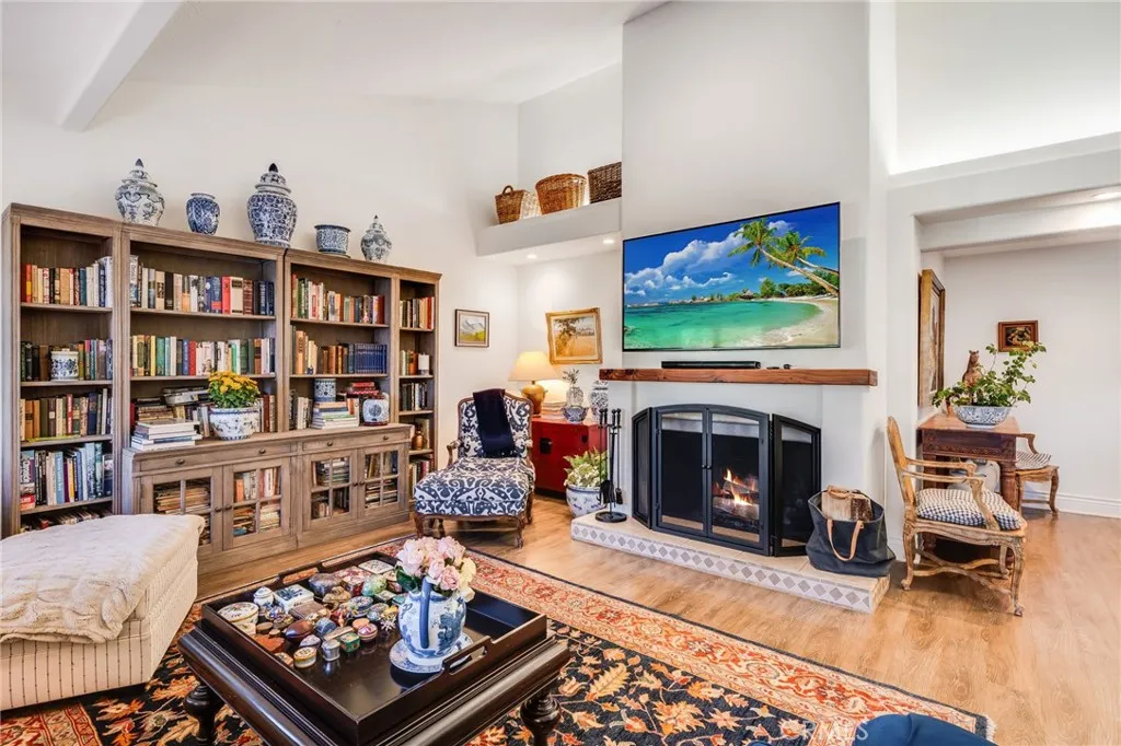 502 Avenida Largo
