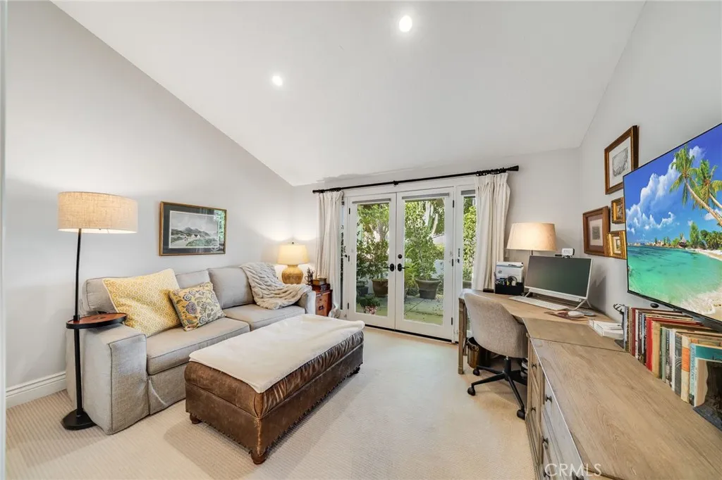 502 Avenida Largo