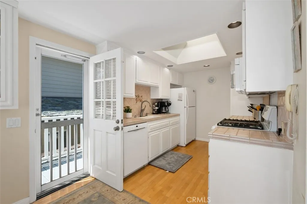 9 N Encino