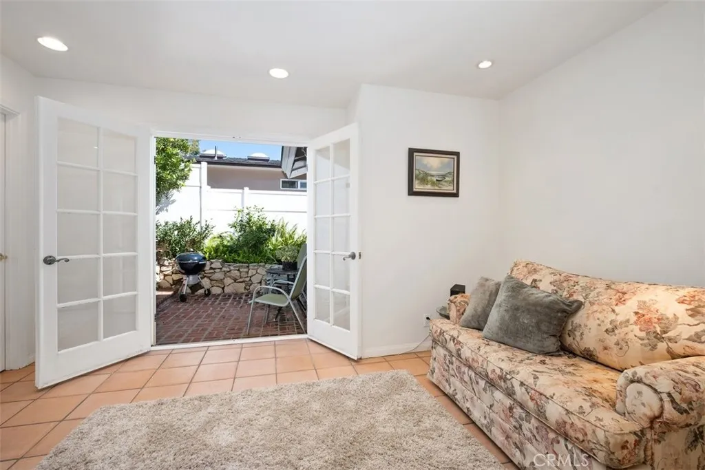 9 N Encino