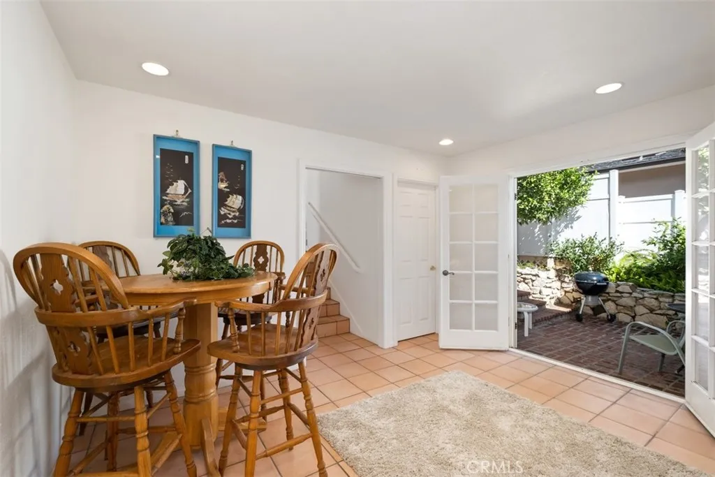 9 N Encino