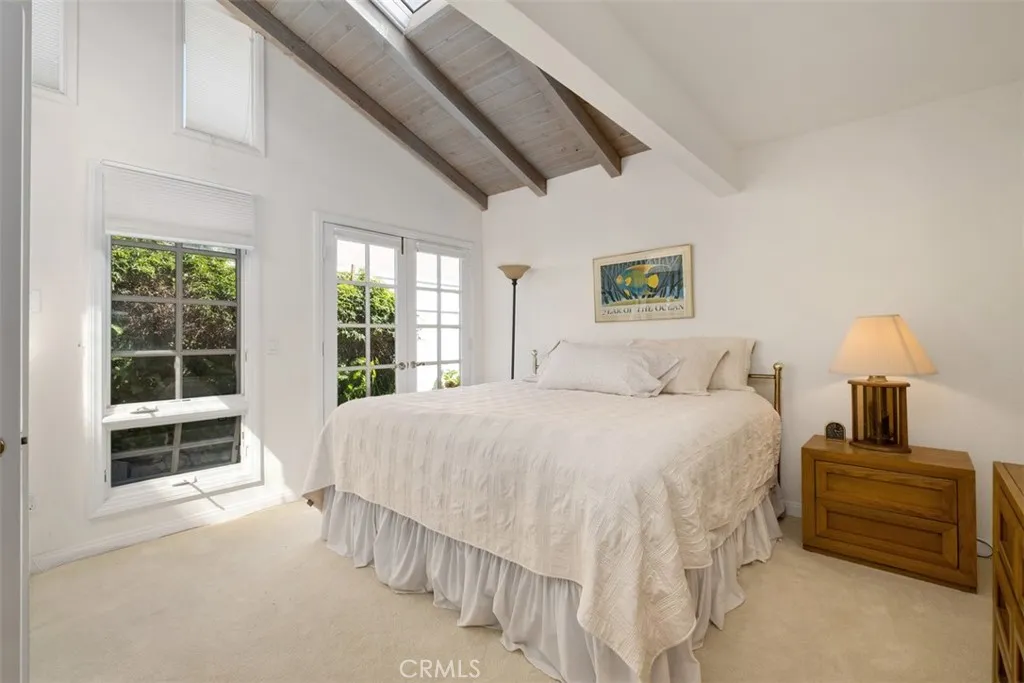 9 N Encino