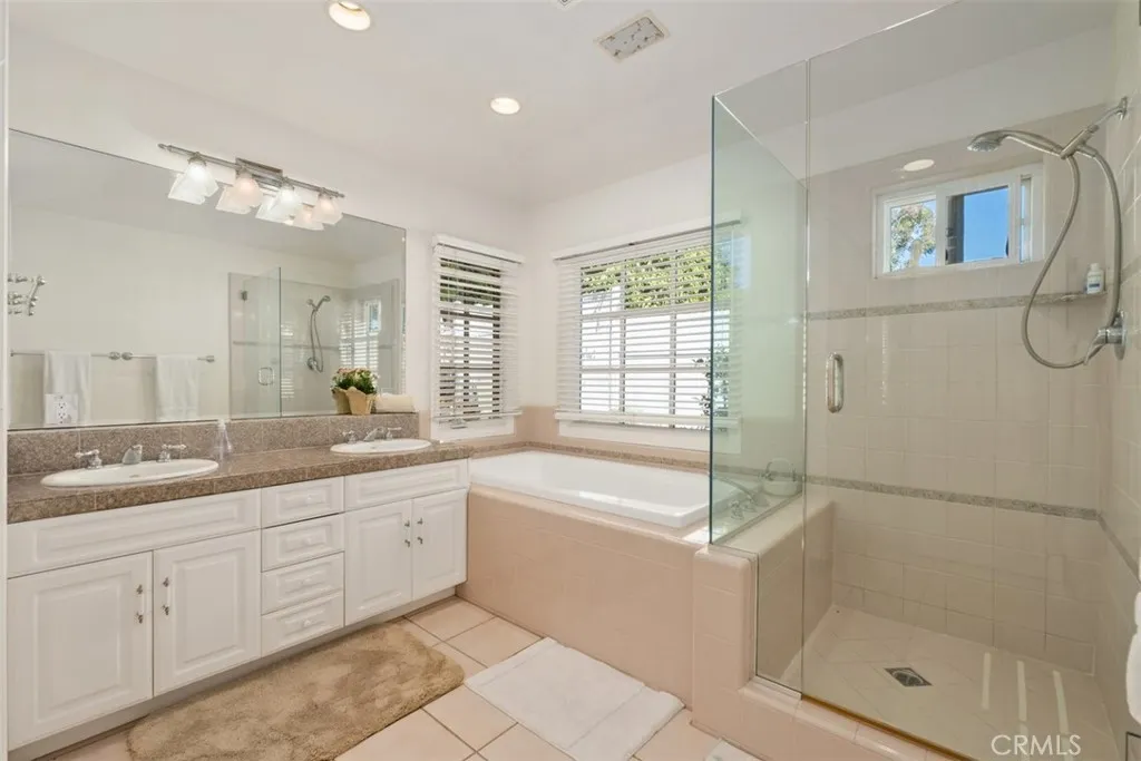 9 N Encino