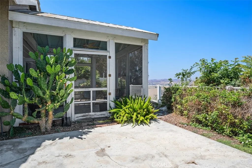 3327 Sterling Drive