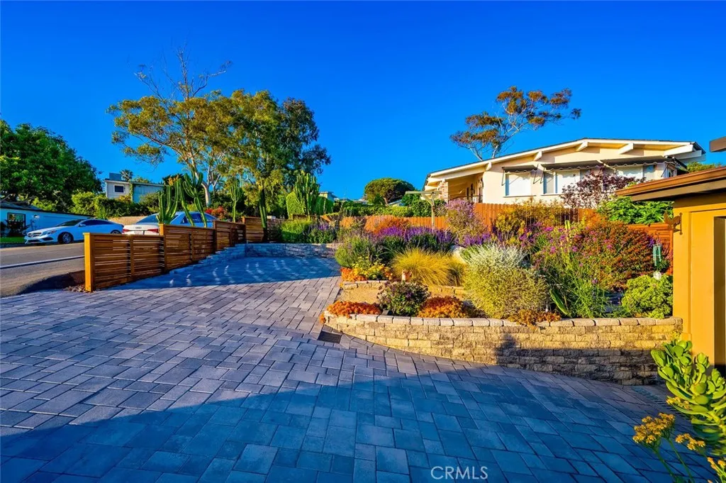 1687 Temple Hills Drive