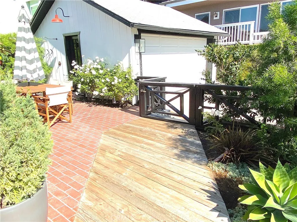 31695 Seacliff Drive