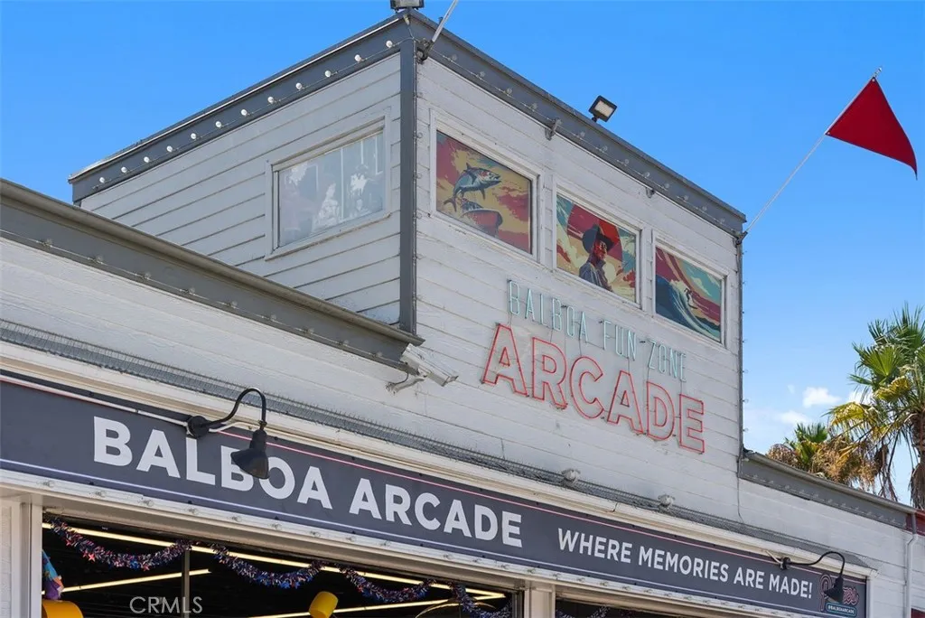 200 E Balboa Boulevard