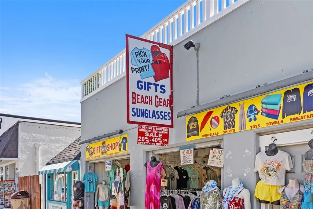 200 E Balboa Boulevard