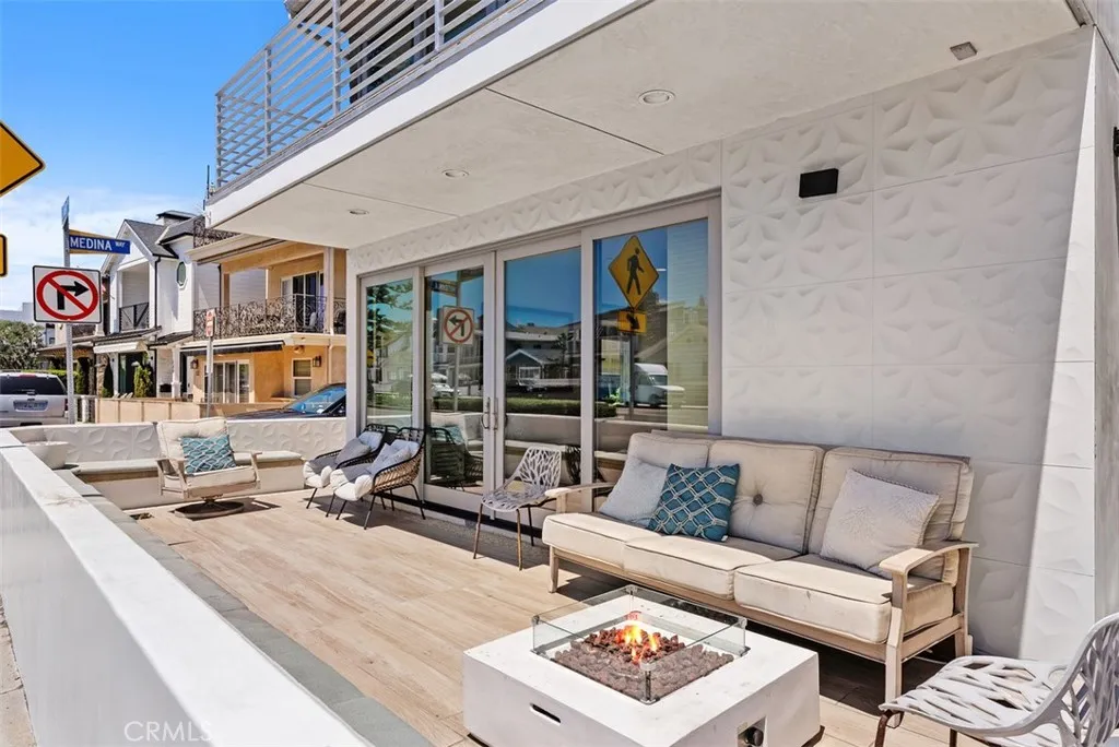 200 E Balboa Boulevard