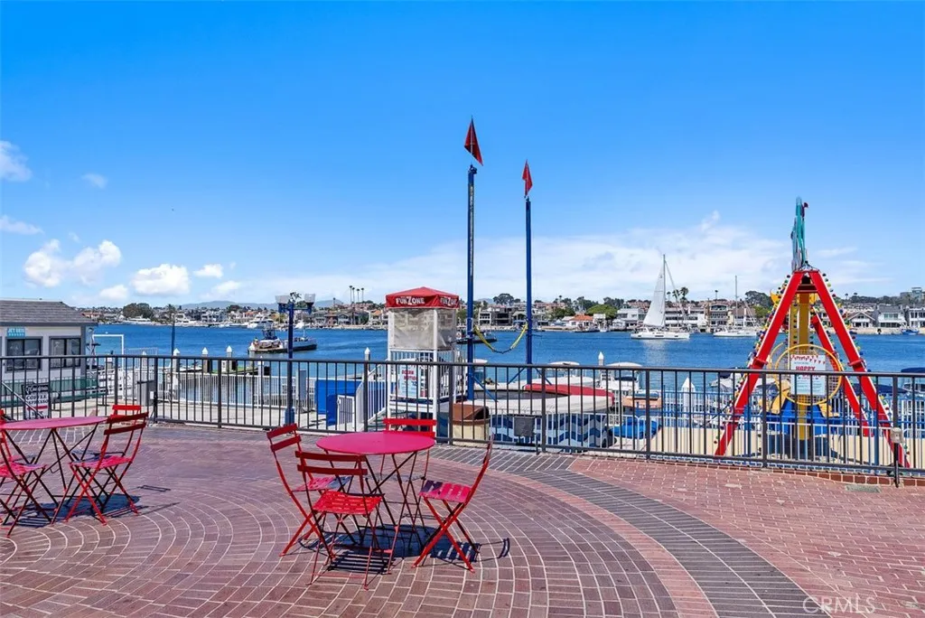 200 E Balboa Boulevard