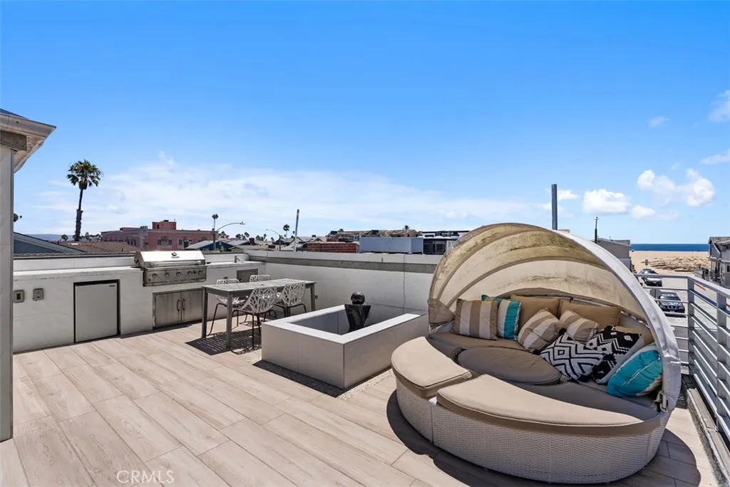 200 E Balboa Boulevard