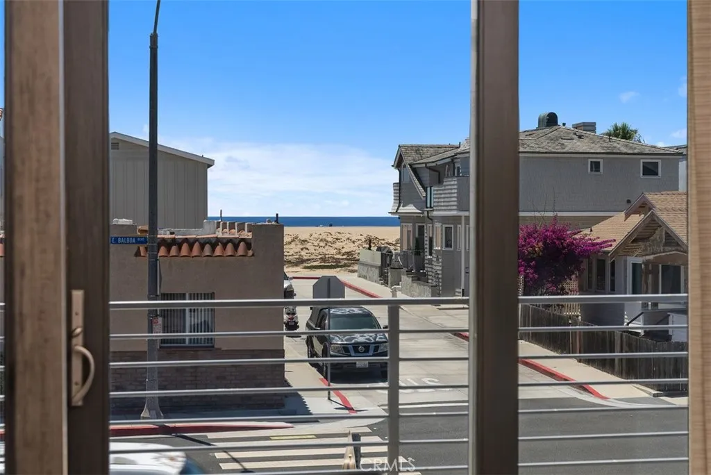 200 E Balboa Boulevard