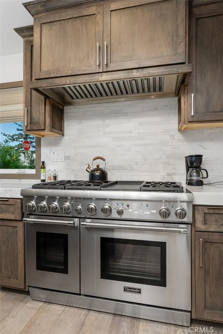 200 E Balboa Boulevard