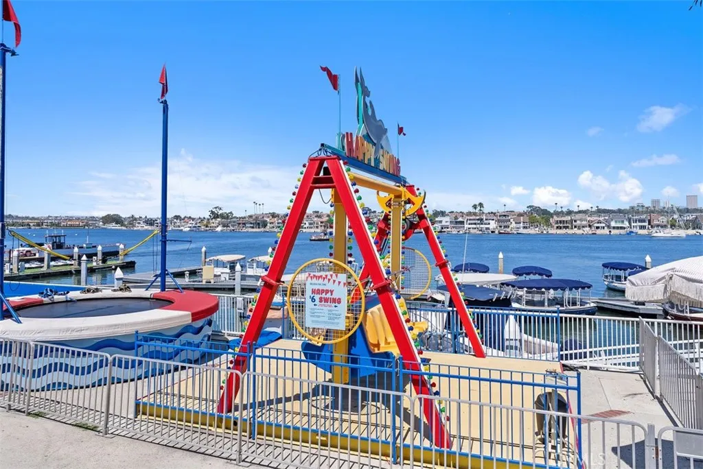 200 E Balboa Boulevard