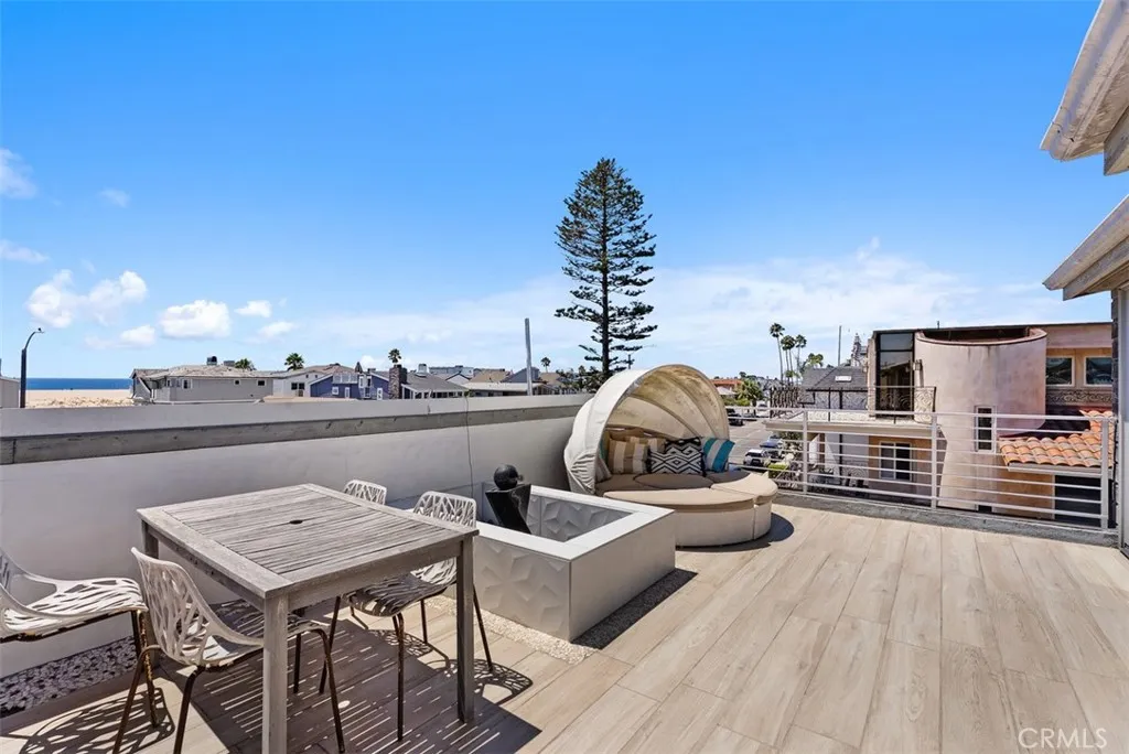 200 E Balboa Boulevard