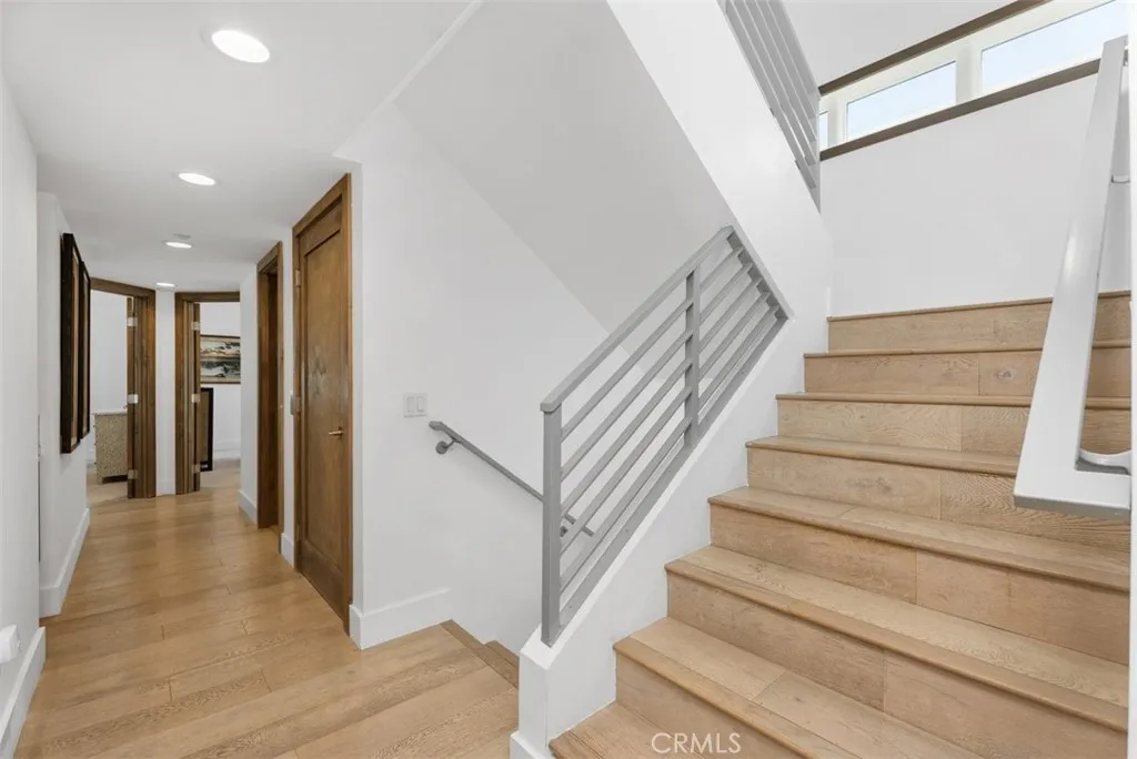 200 E Balboa Boulevard