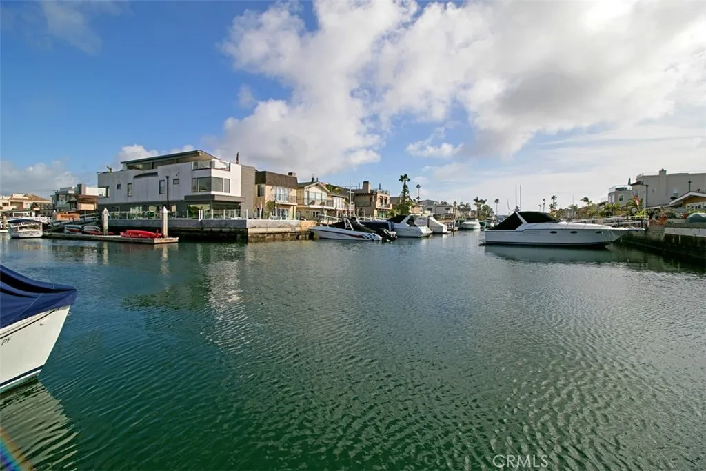 200 E Balboa Boulevard