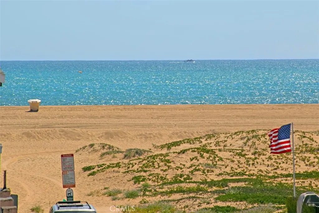 200 E Balboa Boulevard