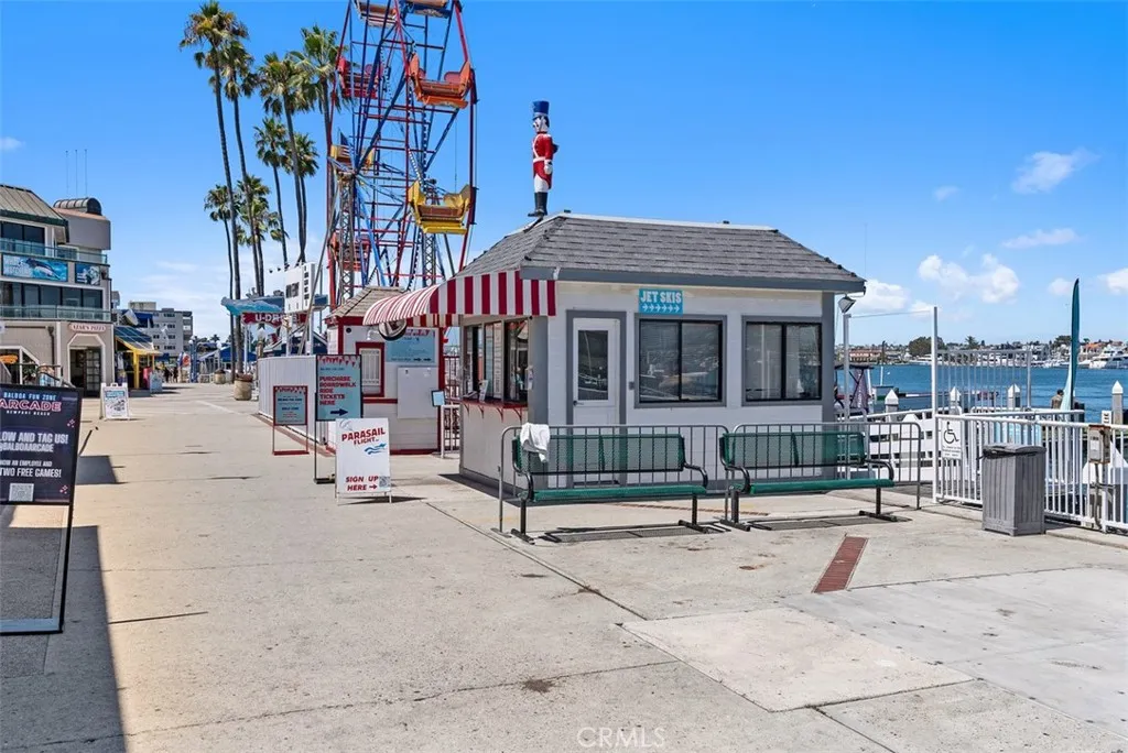 200 E Balboa Boulevard