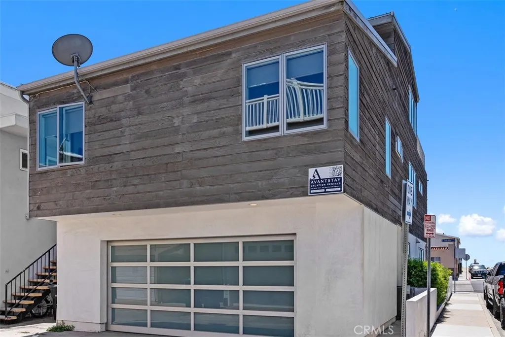 200 E Balboa Boulevard