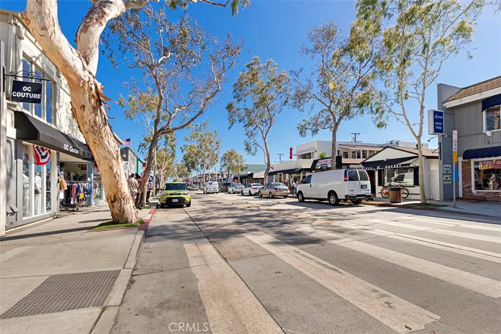 200 E Balboa Boulevard