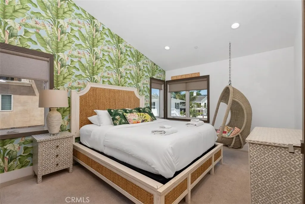 200 E Balboa Boulevard