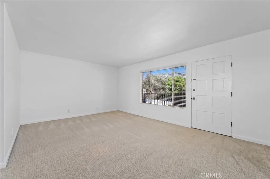 585 Glenneyre St. #4 Street