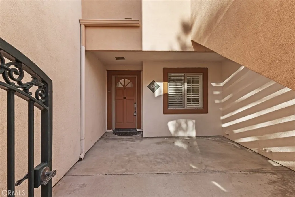 320 Villa Point