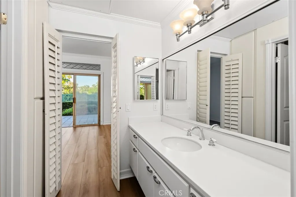 320 Villa Point