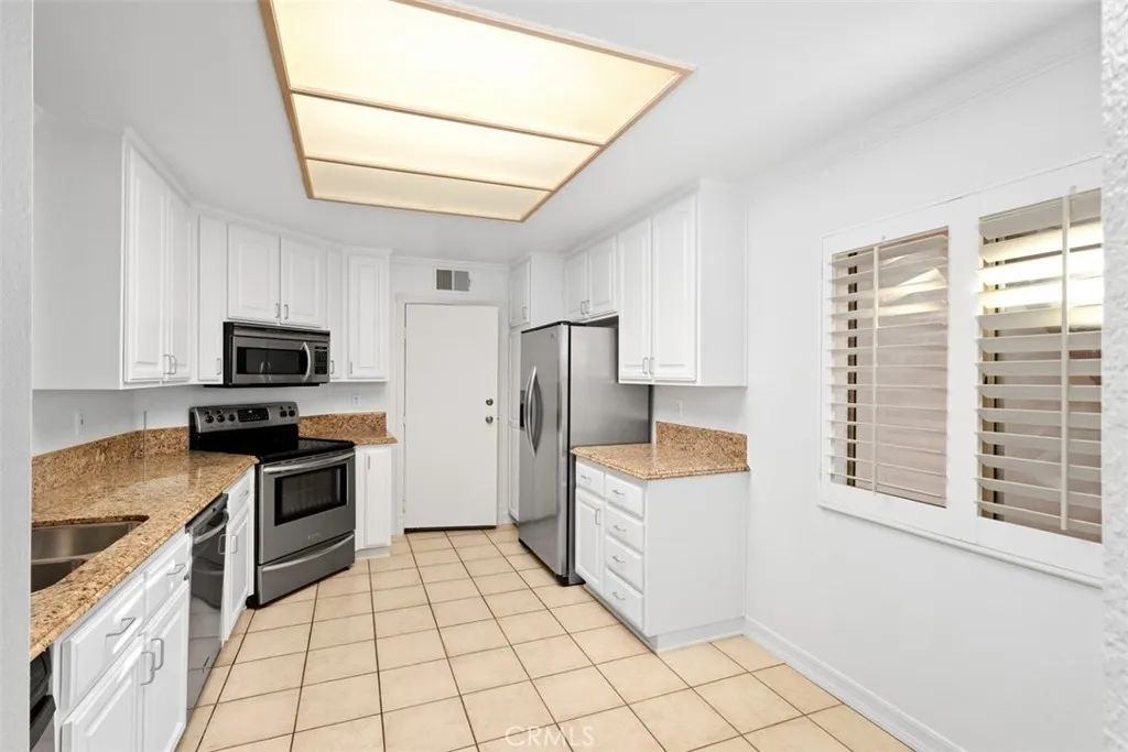 320 Villa Point