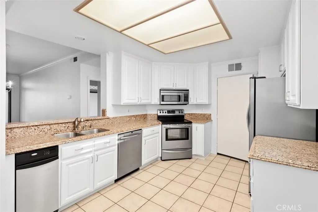 320 Villa Point