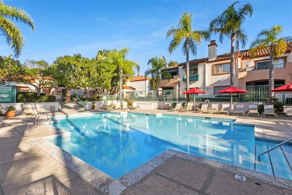 320 Villa Point
