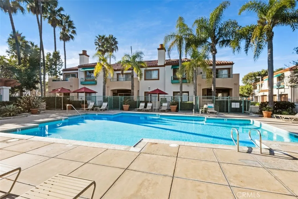 320 Villa Point
