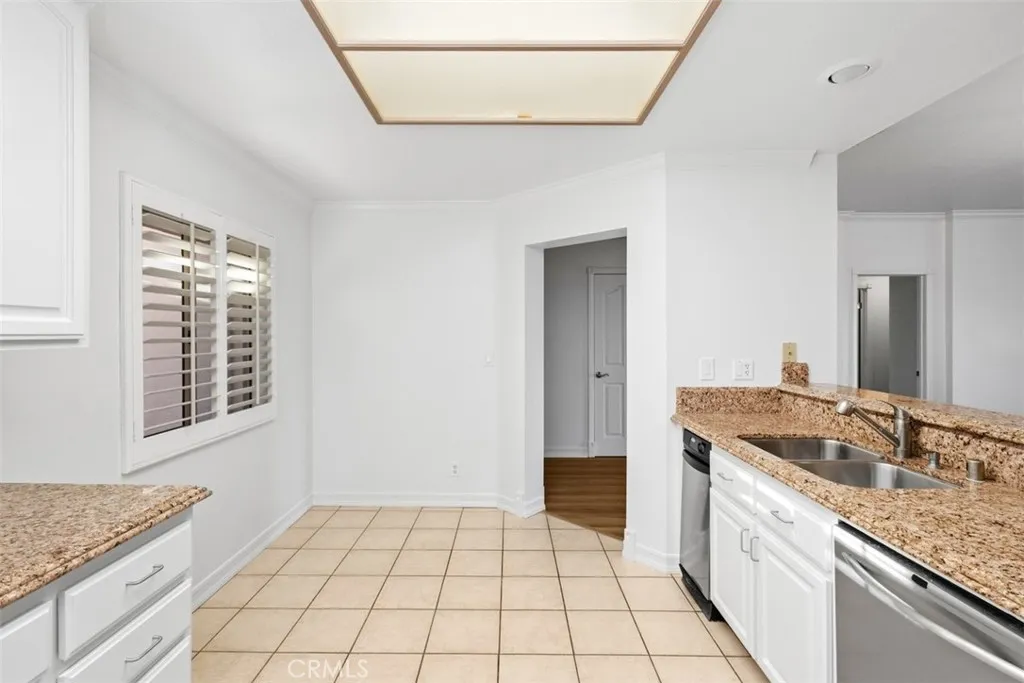 320 Villa Point