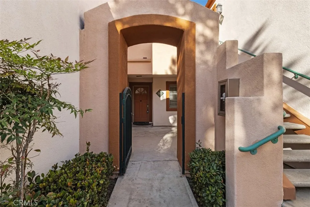 320 Villa Point