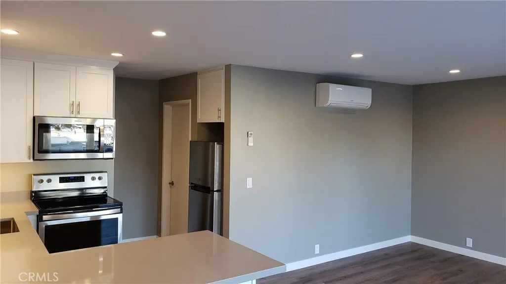 215 Lower Cliff Dr Unit D