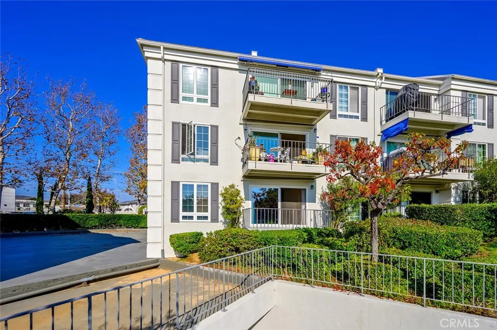 300 Cagney Lane Unit 102