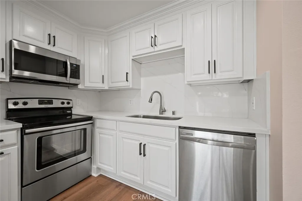 300 Cagney Lane Unit 102