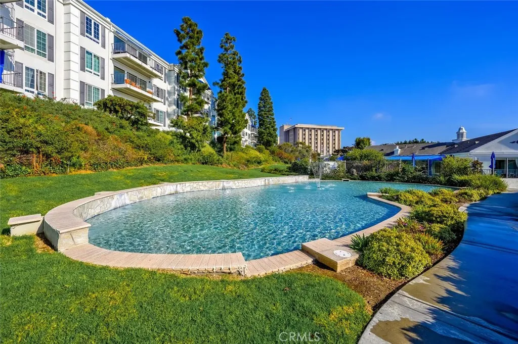300 Cagney Lane Unit 102